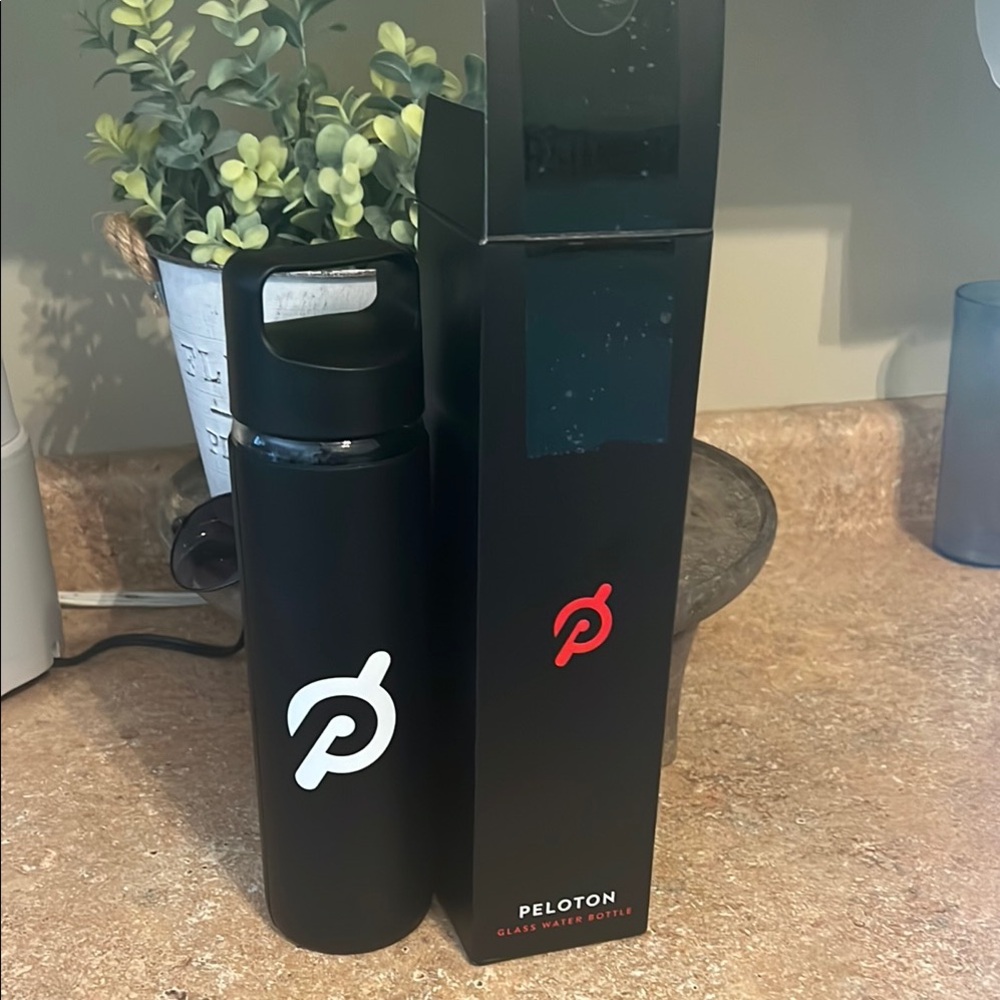 Peloton Black Glass Water Bottle